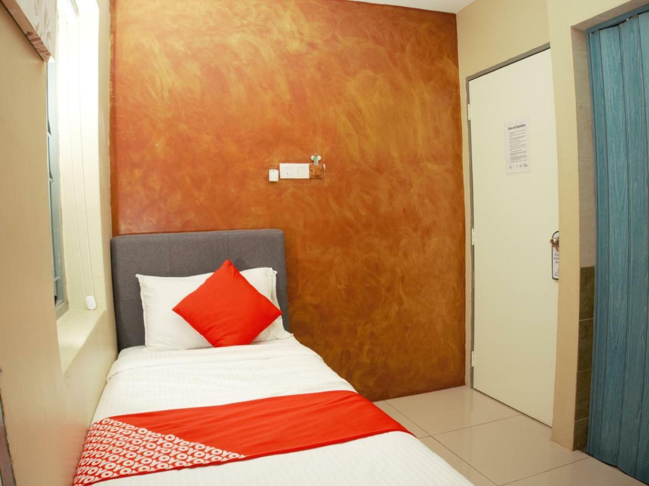 Oyo 90121 Summer House Bed & Cafe Kuala Lumpur Exteriör bild